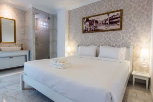 B2 Riverside Colonial